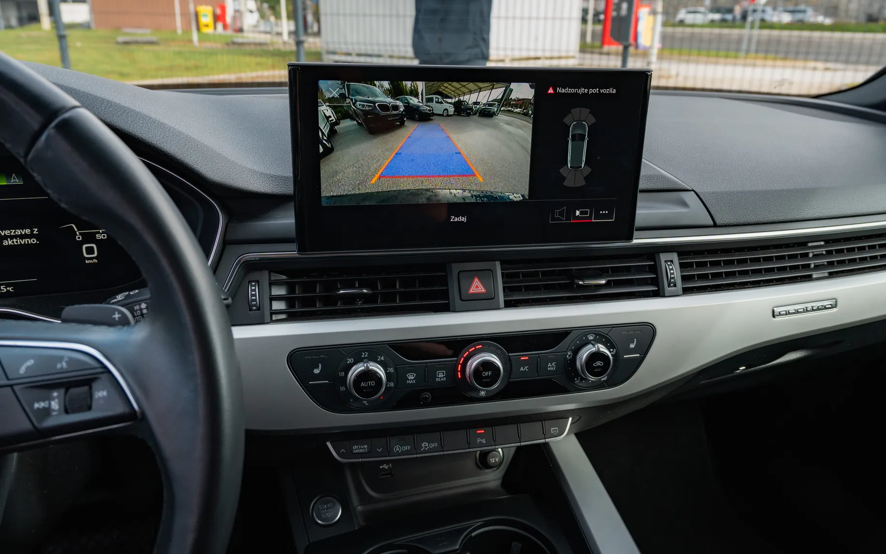 Notranja slika - Audi A4 - Avant quattro 45 TFSI Advanced S tronic - 12