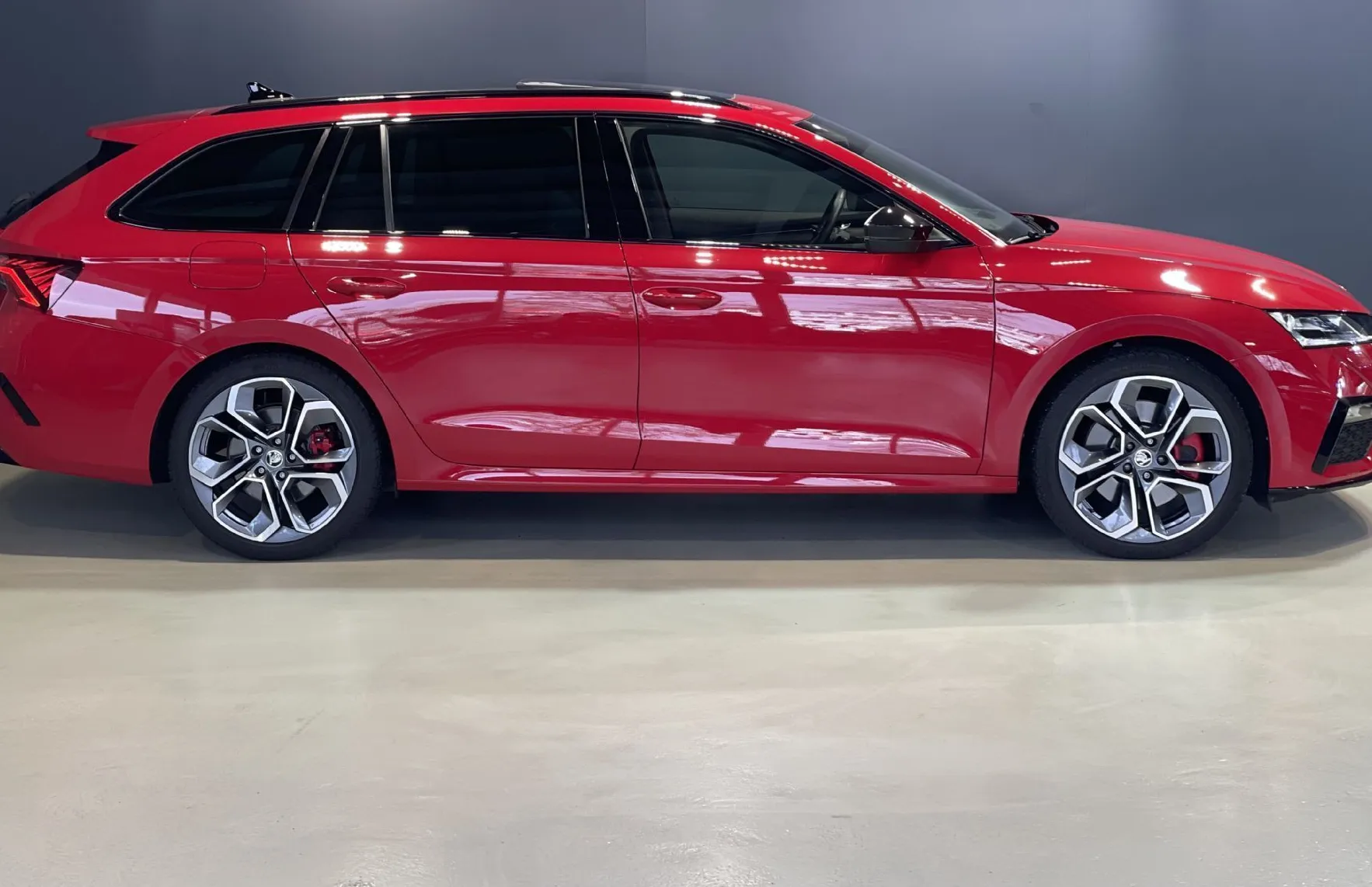 Zunanja slika - Škoda Octavia - RS-VIRTUAL-PANORAMA-NAVI-HALJENJE SED-ALCANTARA - 4