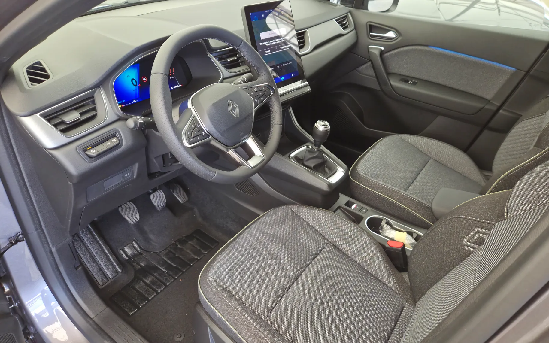 Zunanja slika - Renault Captur - Techno TCe 140 + Zimske gume+Servis - 11