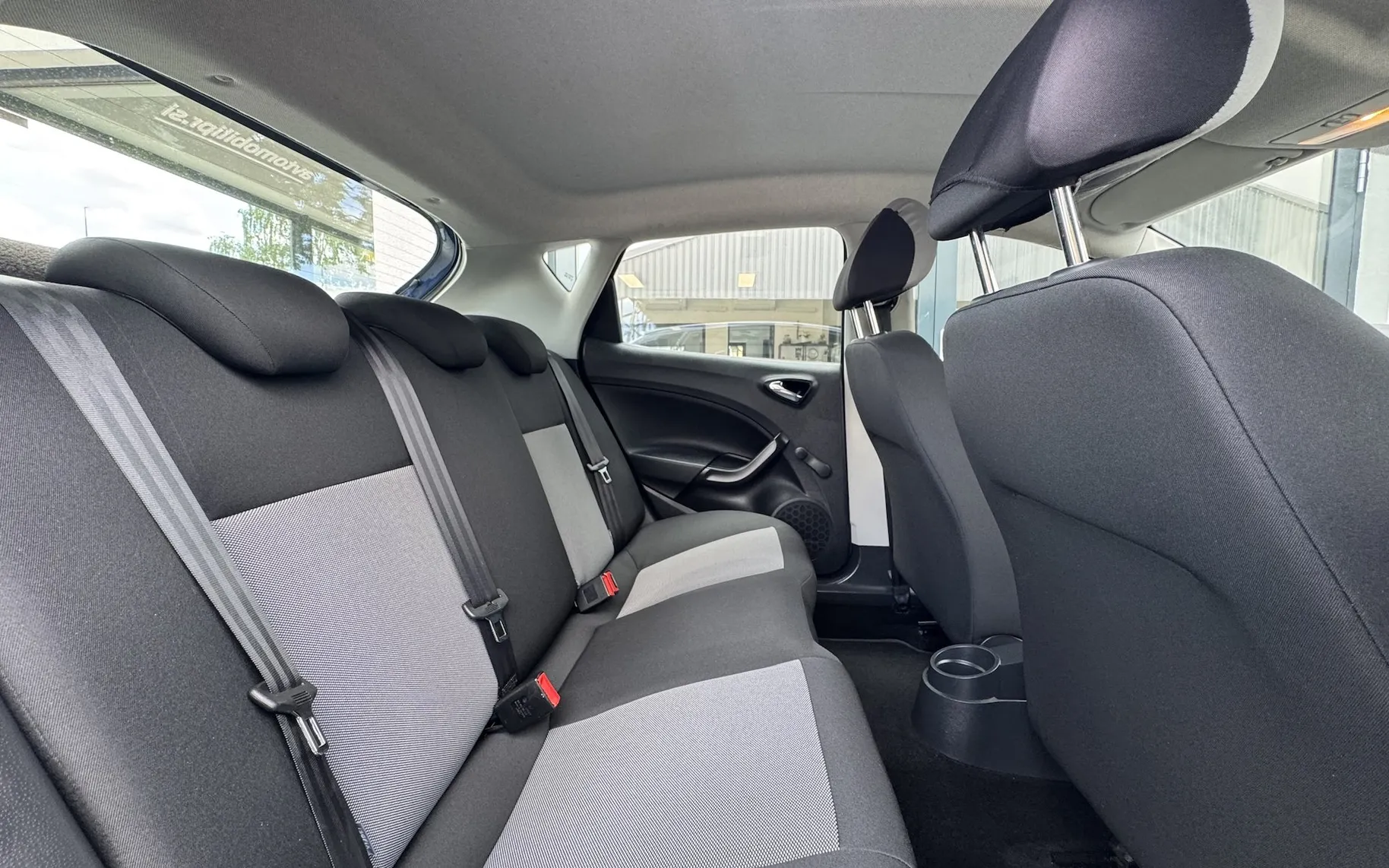 Zunanja slika - Seat Ibiza - 1.0 MPI 55 75KM  LOCO 1.LASTNICA SLO poreklo - 11
