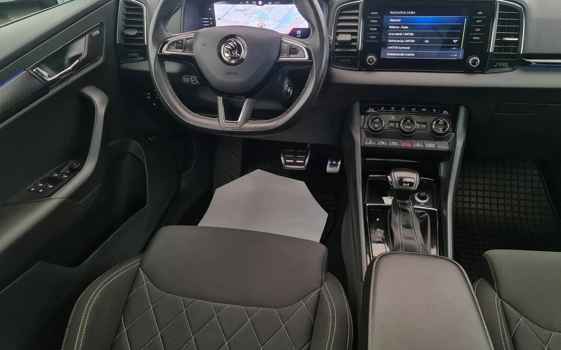 Notranja slika - Škoda Karoq - 4x4 2.0 TDI Sportline DSG•Matrix•Panorama - 9