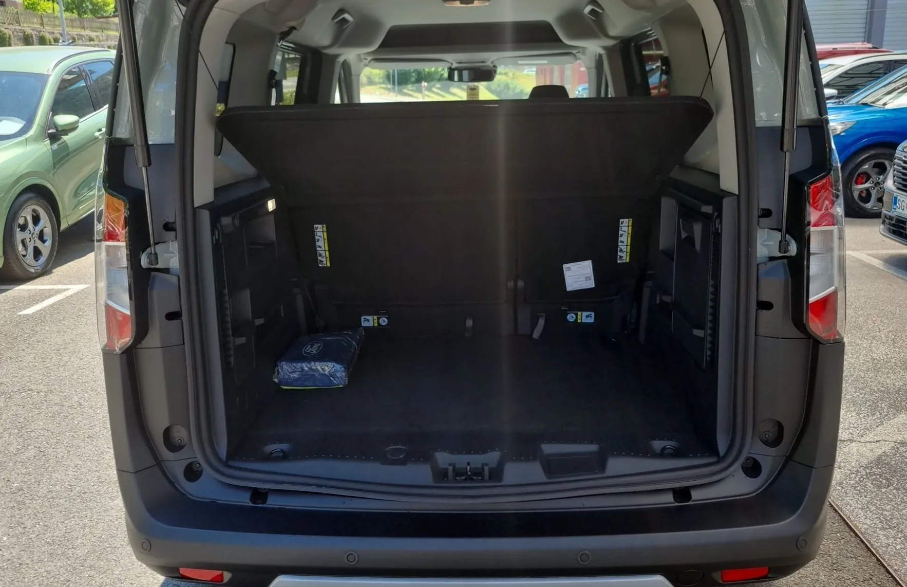 Zunanja slika - Ford Tourneo - Courier ACTIVE 1.0 EcoBoost 125 KM M6 - 9