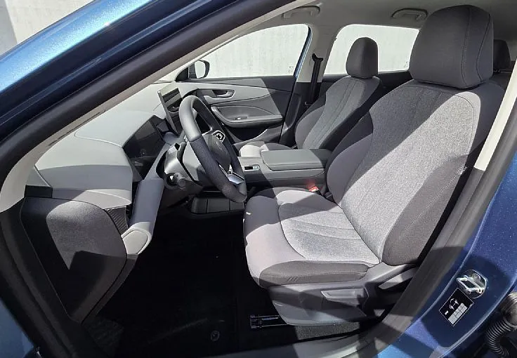 Zunanja slika - MG MGS5 EV - Comfort 49kWh - 7 let tovarniške garancije - 8
