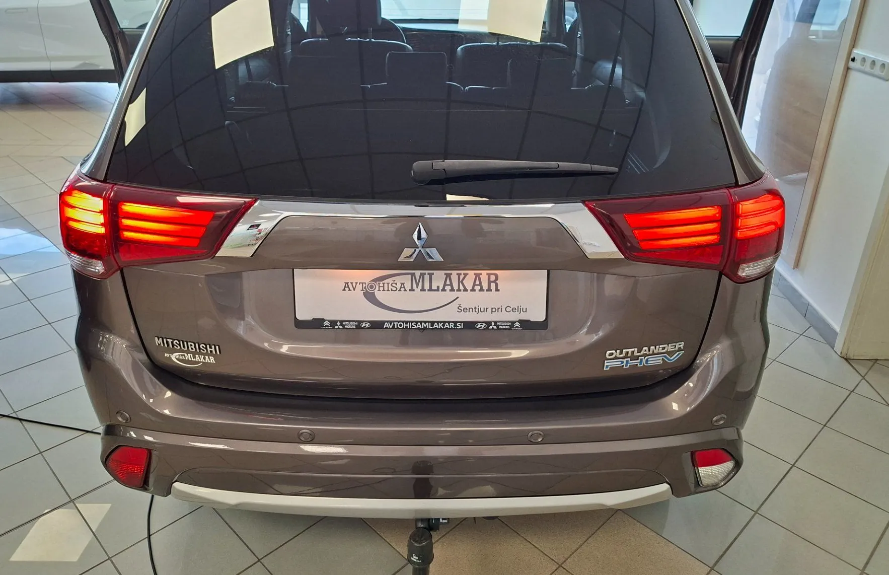 Zunanja slika - Mitsubishi Outlander - PHEV 4WD 2.0 Instyle Navi+ Avt.-SLO-ODLIČEN- - 5