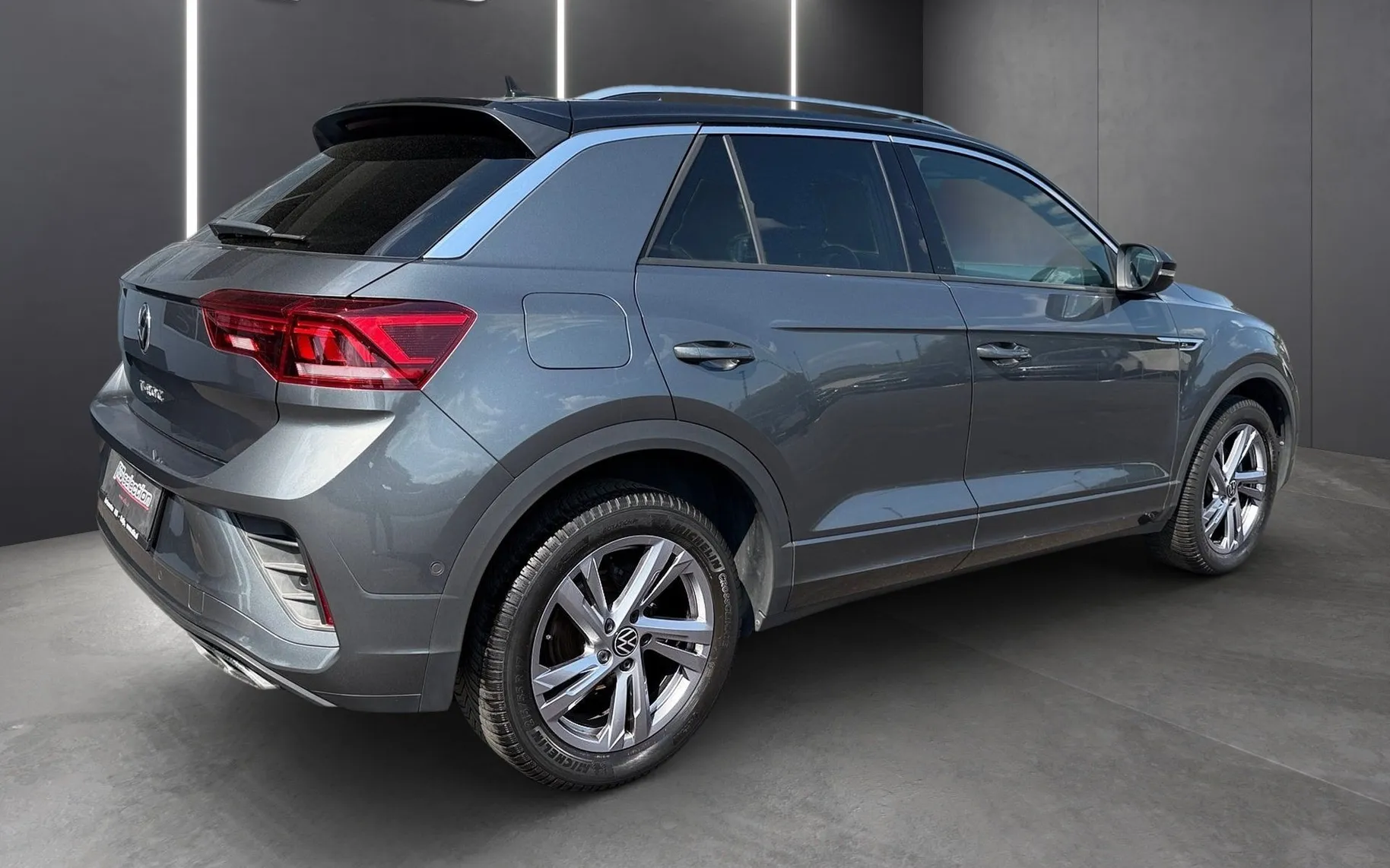 Zunanja slika - Volkswagen T-Roc - 1.0 TSI BMT R-Line-Masaža-ACC-PDC-Kamera-IQ Light - 3