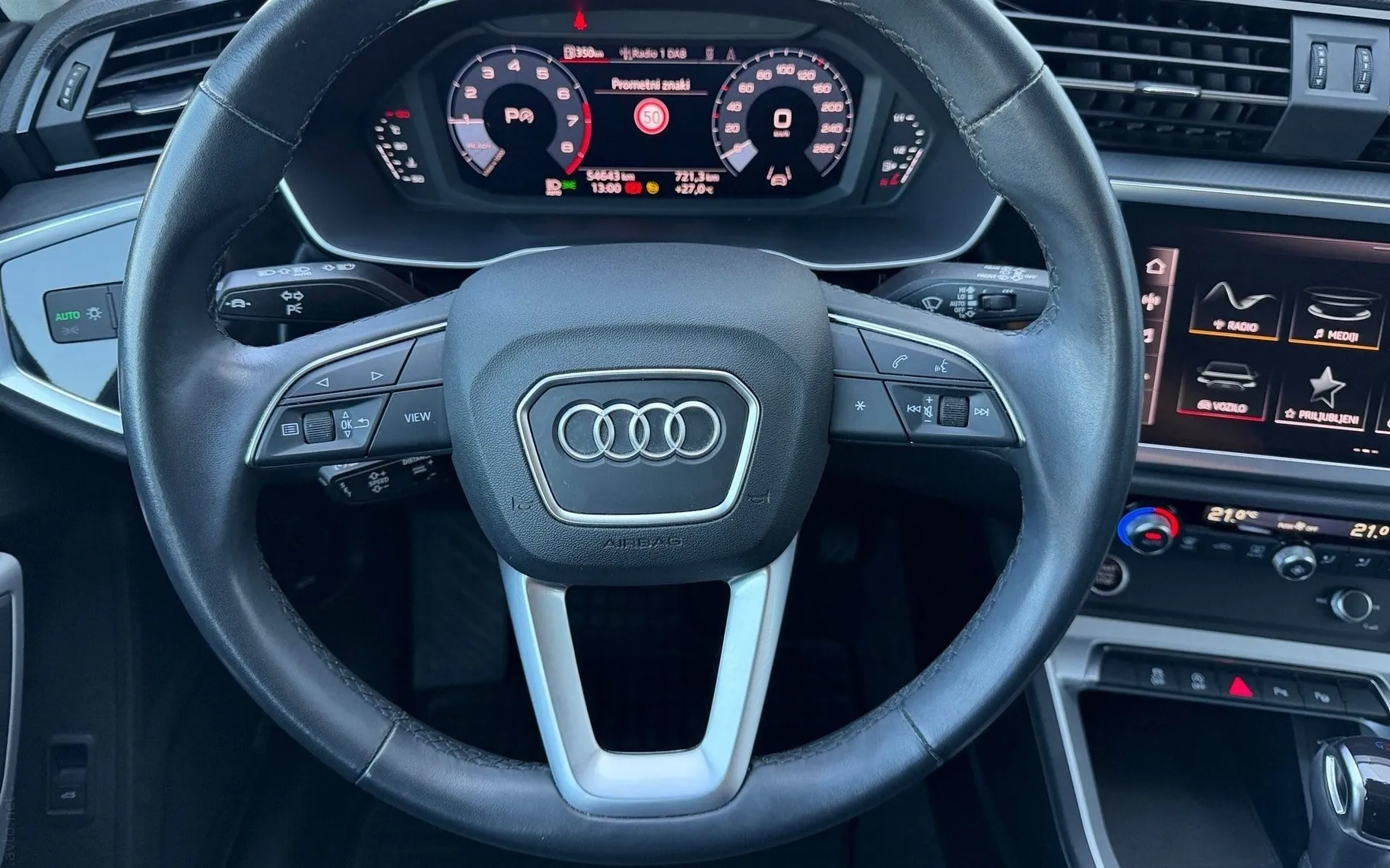 Notranja slika - Audi Q3 - 35 TFSI S tronic-SLO-Full LED-Keyles-Mrtvi kot-ACC - 8
