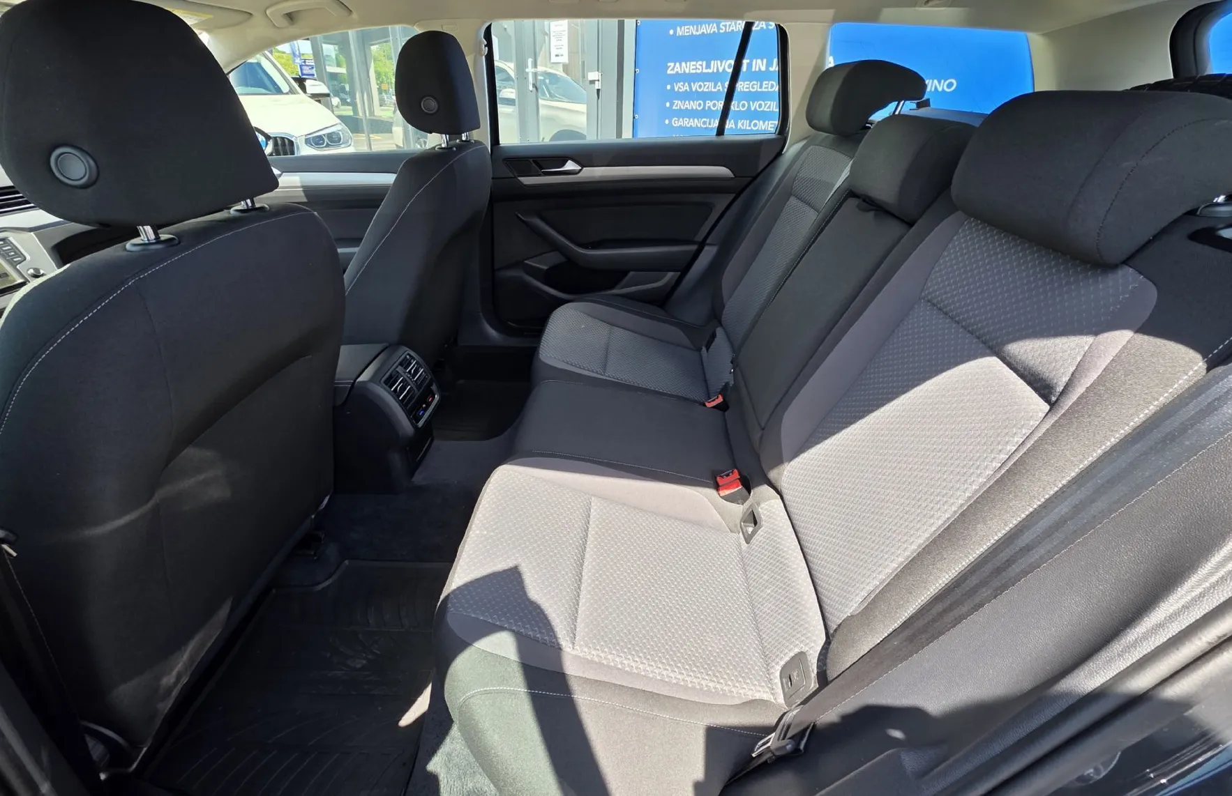 Zunanja slika - VW Passat - Variant 1.6 TDI BMT Comfortline.NAVI.GRETJE SEDŽEV. - 11