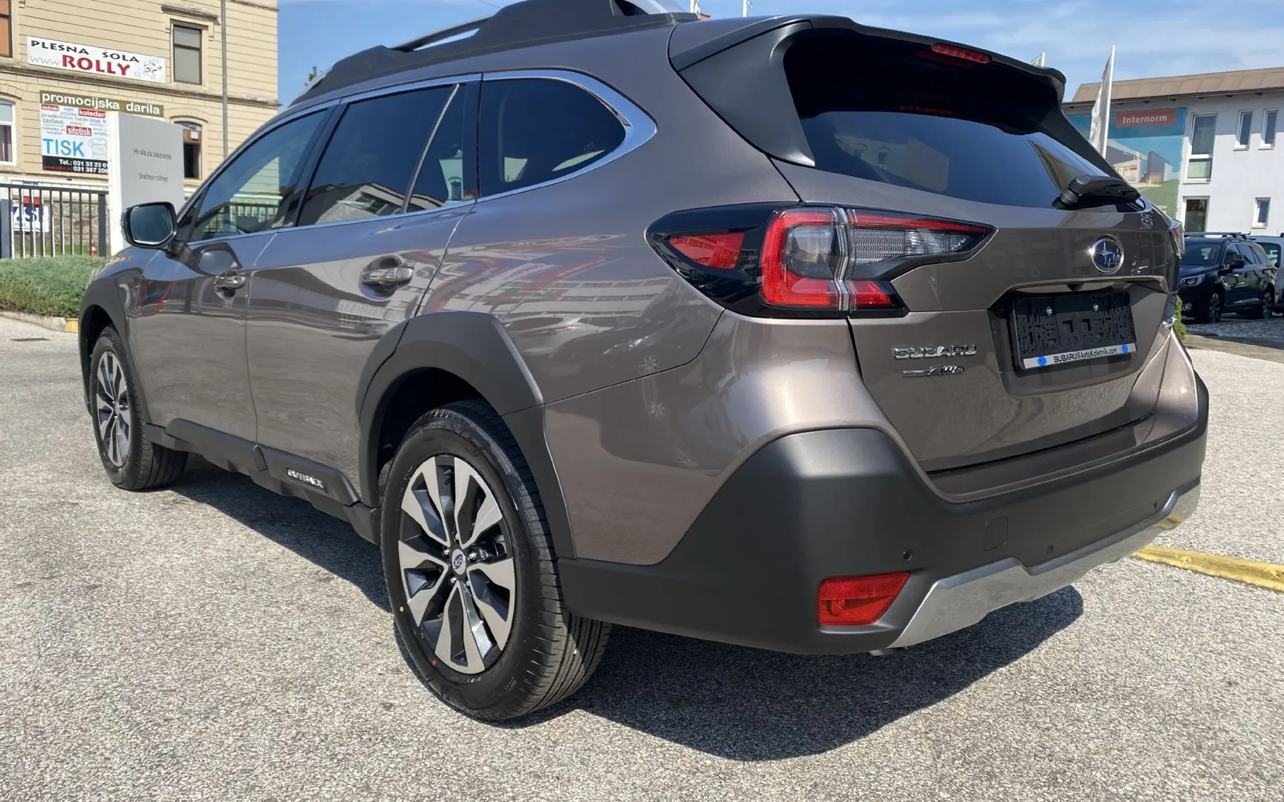 Zunanja slika - Subaru Outback - 2.5i Premium CVT 4WD - 13