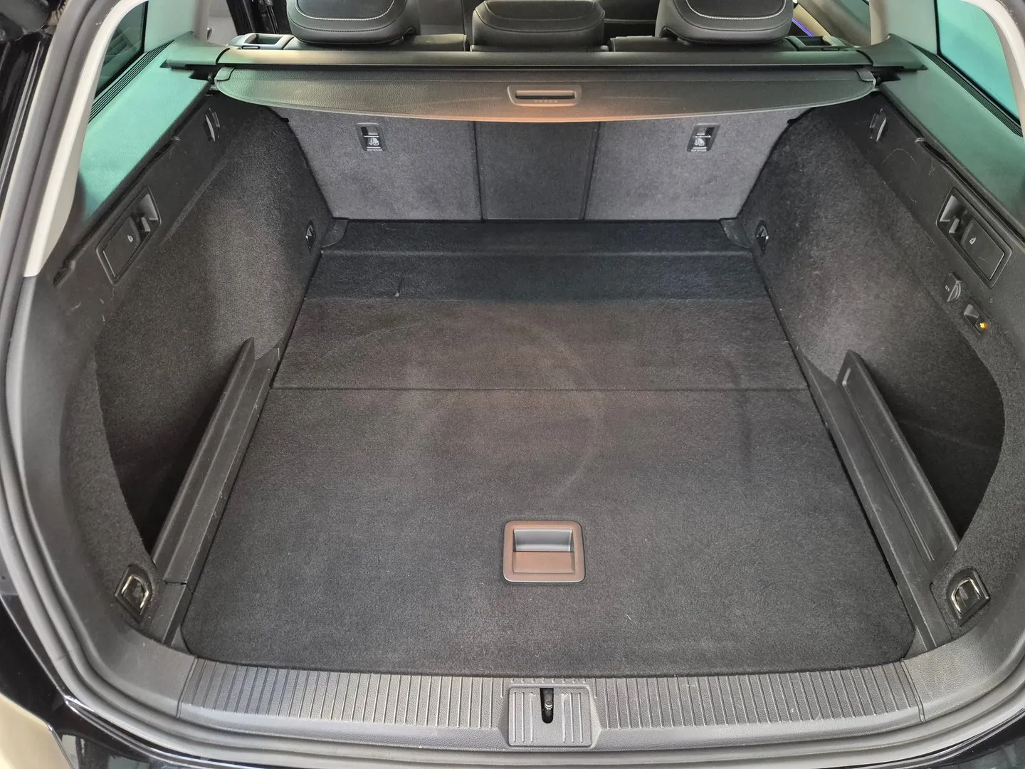 Zunanja slika - VW Passat - Variant Elegance 1.5 TSI DSG - 9