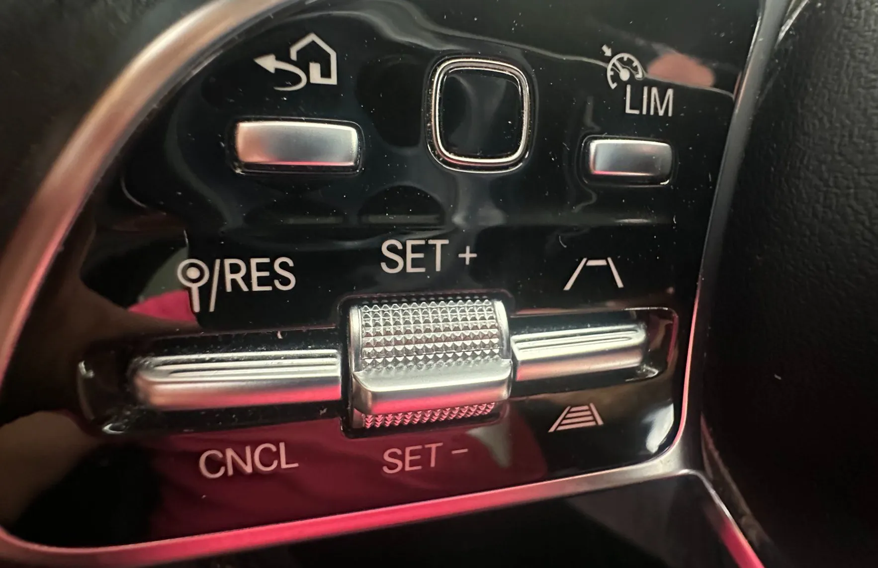 Zunanja slika - Mercedes-Benz EQC - 400 4MATIC.NEMŠKI+4ALU.KAMERA.KLJUKA.LED.ACC.USNJE - 17