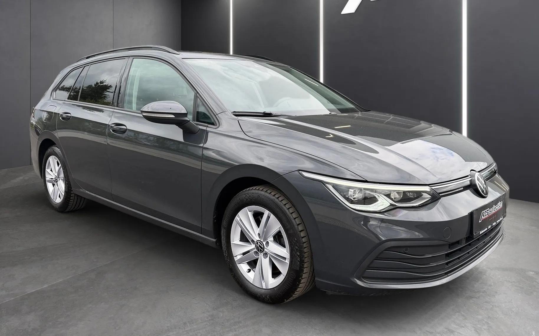 Zunanja slika - Volkswagen Golf Variant - 2.0 TDI BMT Life DSG-ACC-LED-Vlečna kljuka-Masaža - 2