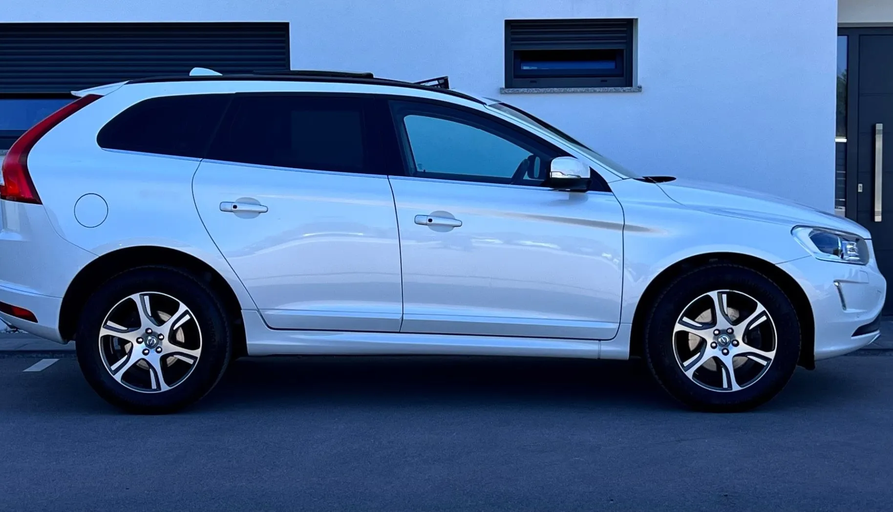 Zunanja slika - Volvo XC60 - T5 Summum Geartronic+1.LAST+NAVI+XENON - 4