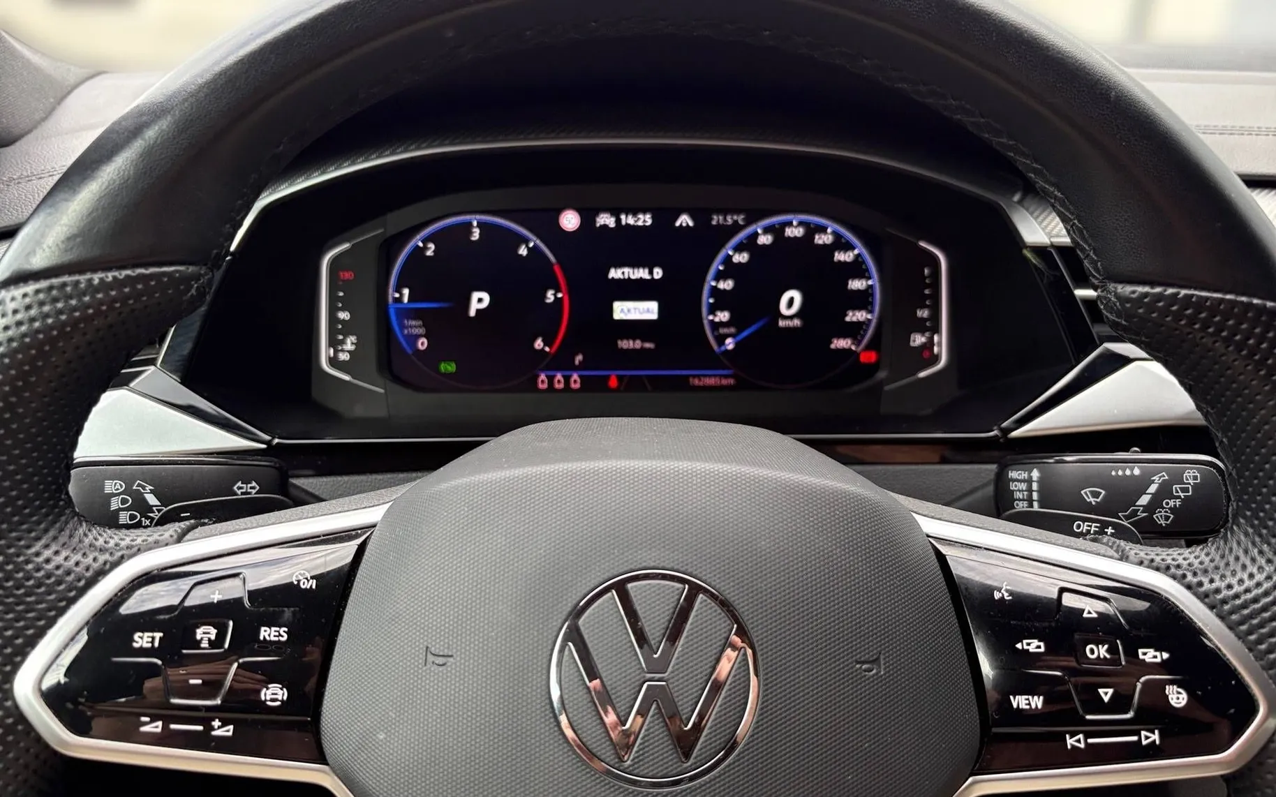 Notranja slika - Volkswagen Arteon Shooting Brake - 2.0 TDI BMT R-Line DSG - 8