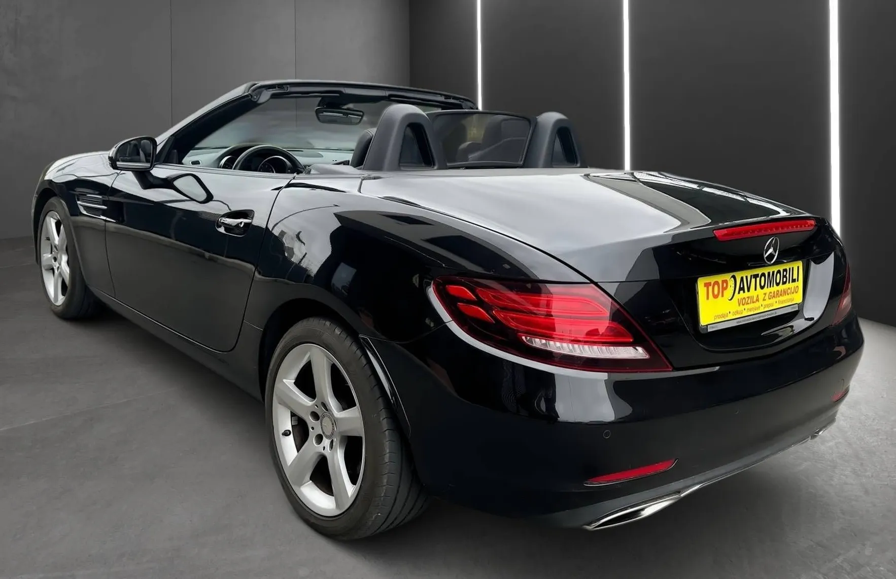 Zunanja slika - Mercedes-Benz SLC-Razred - 200 AUT. AMG-LINE LED NAVI TEMP PDC HARD-TOP HI-.. - 5