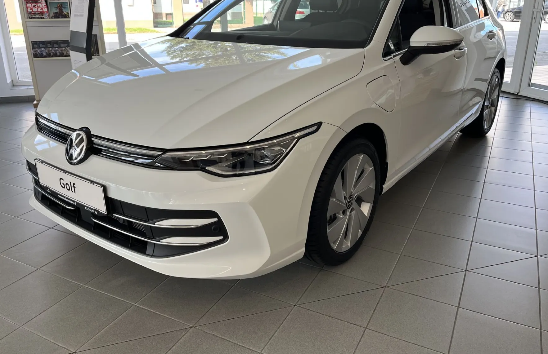 Zunanja slika - Volkswagen Golf - 1.5 eHybrid DSG Style 150kW - 204 KM - 1