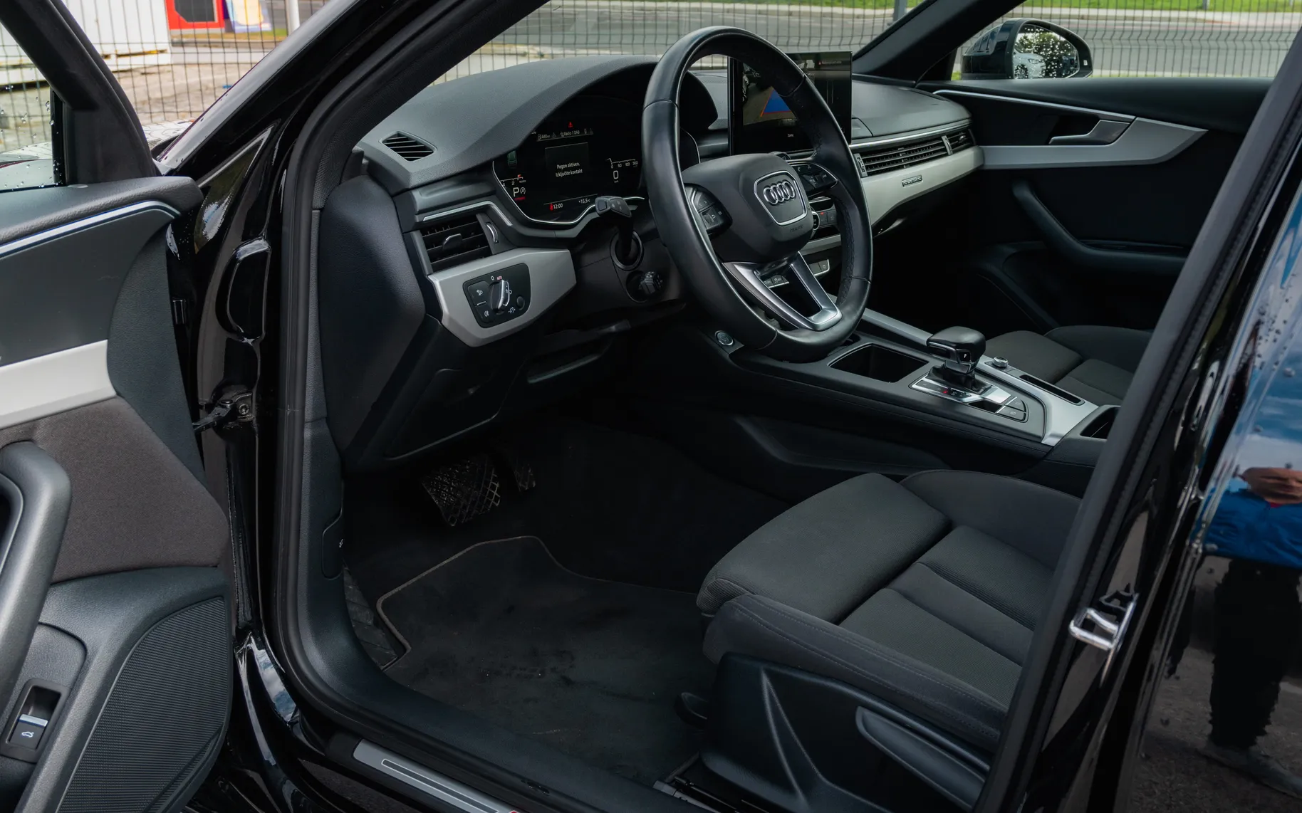 Notranja slika - Audi A4 - Avant quattro 45 TFSI Advanced S tronic - 9