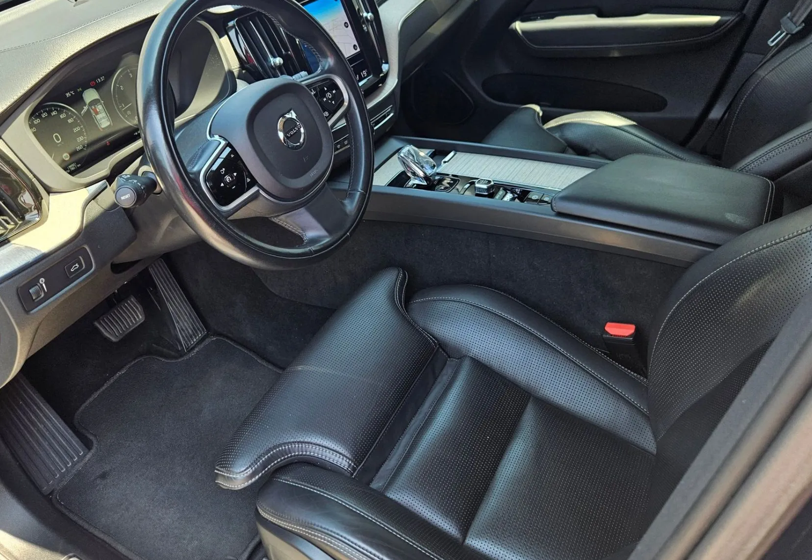 Zunanja slika - Volvo XC60 - B4D AWD Inscription Luxe Avt.+22 COL+2x Memory - 13