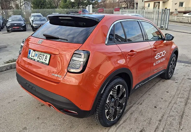Zunanja slika - Fiat 600 - 1.2 T3 Hybrid DCT 110 LaPrima - 4