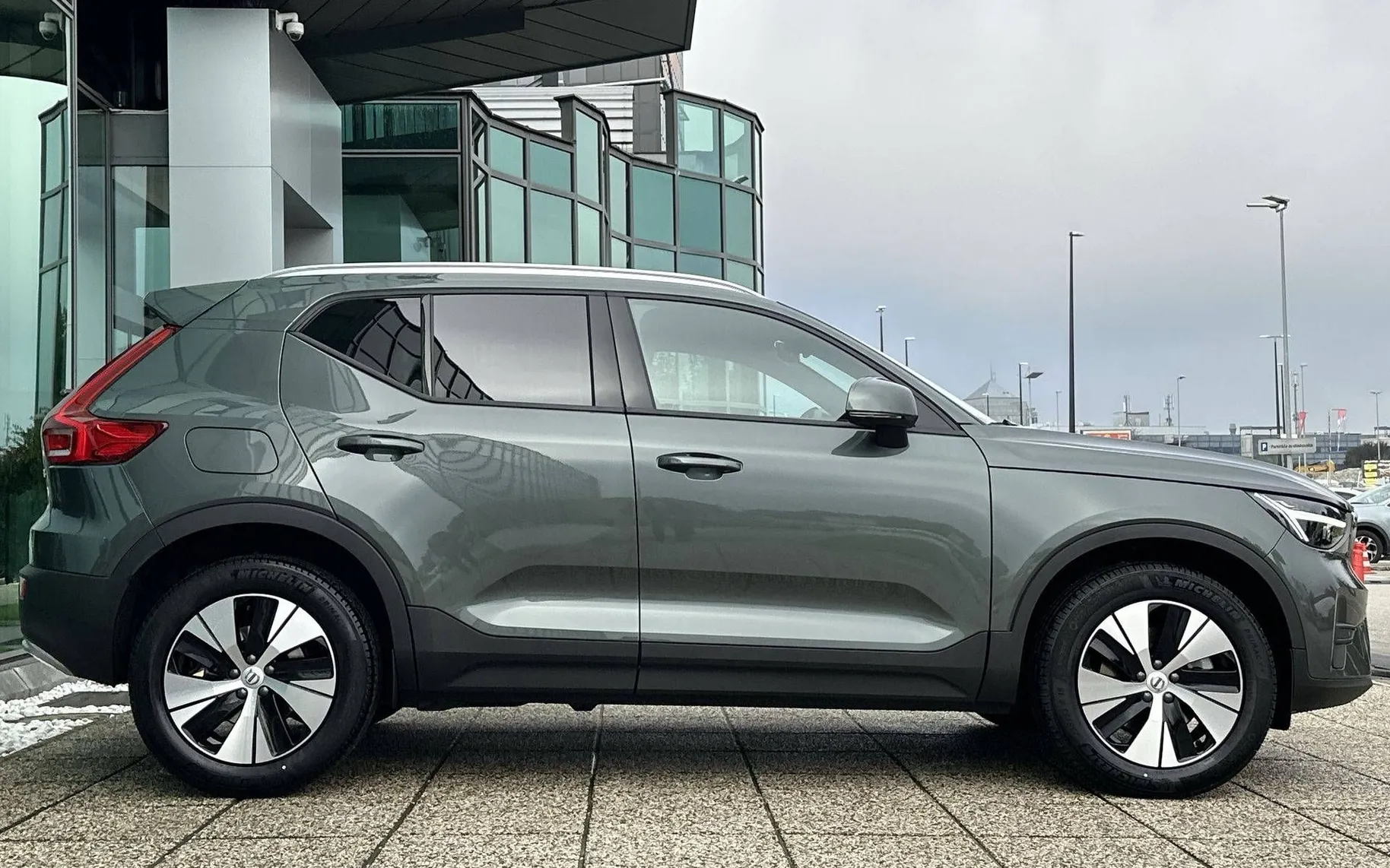 Zunanja slika - Volvo XC40 - B3 P Core AT DCT... - 4