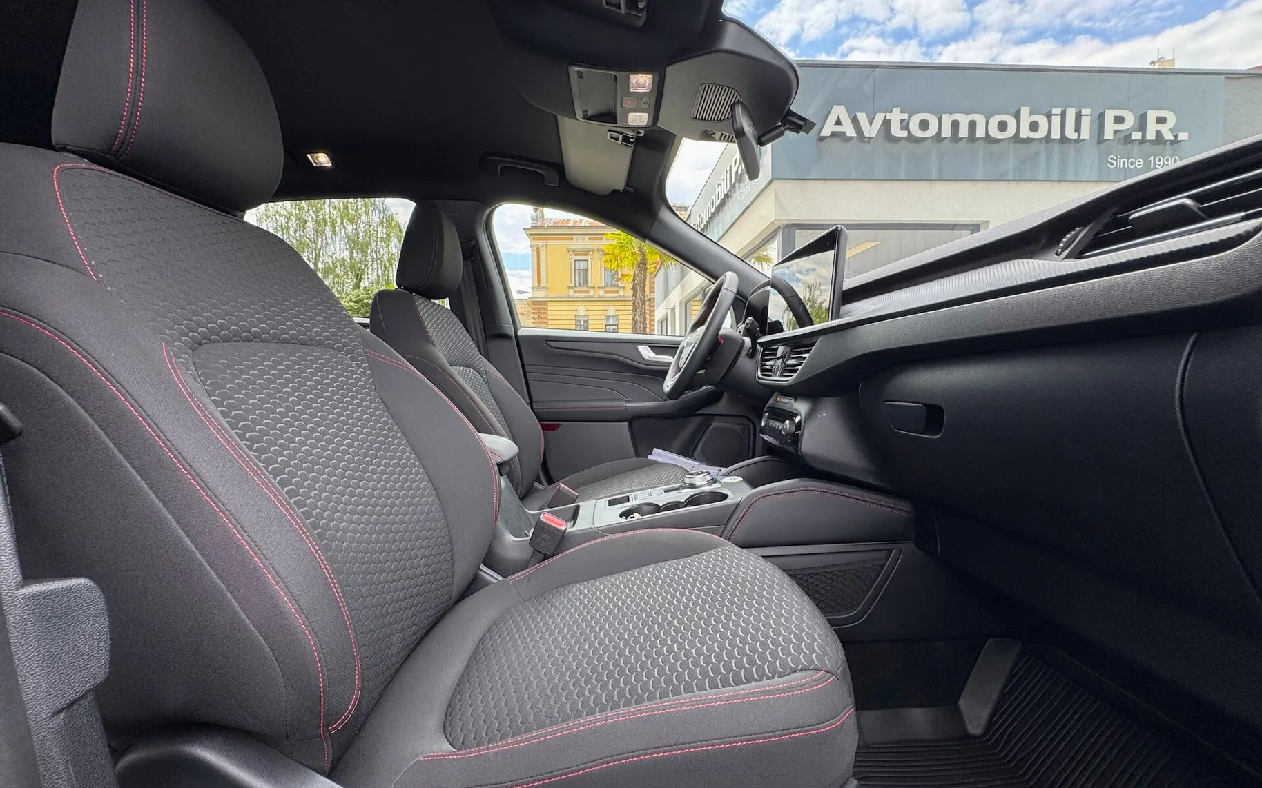 Zunanja slika - Ford Kuga - 1.5 EcoBoost ST-LINE AVT 186KM SLO FULL LED NAVI - 12