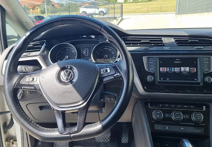 Zunanja slika - Volkswagen Touran - 1.6 TDI BMT Comfortline DSG 7 SEDEŽEV.SERVISNA - 10