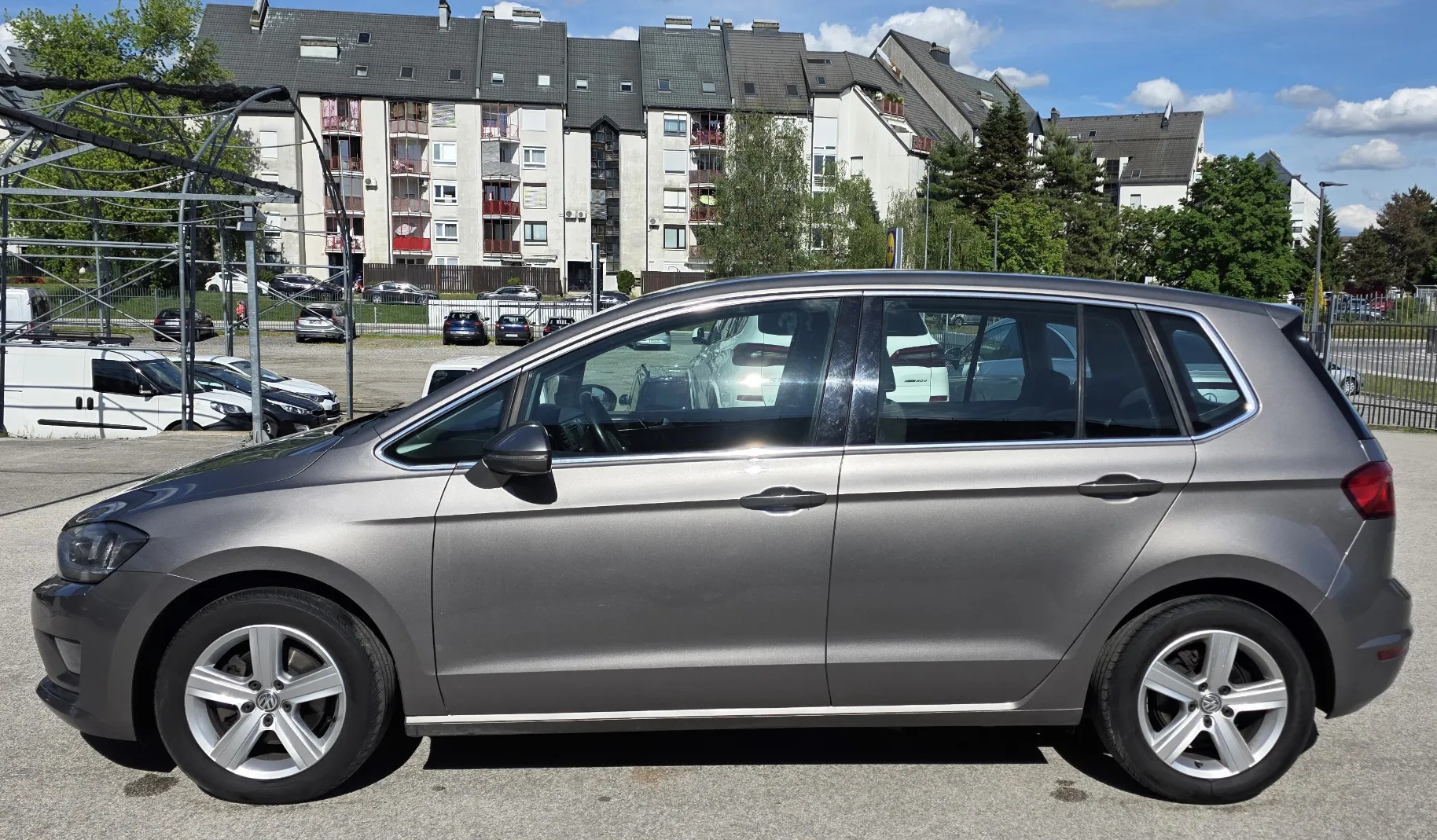 Zunanja slika - Volkswagen Golf - Sportsvan 1,6 TDI BMT DSG 1.LAST SLO PDC TEMP - 2