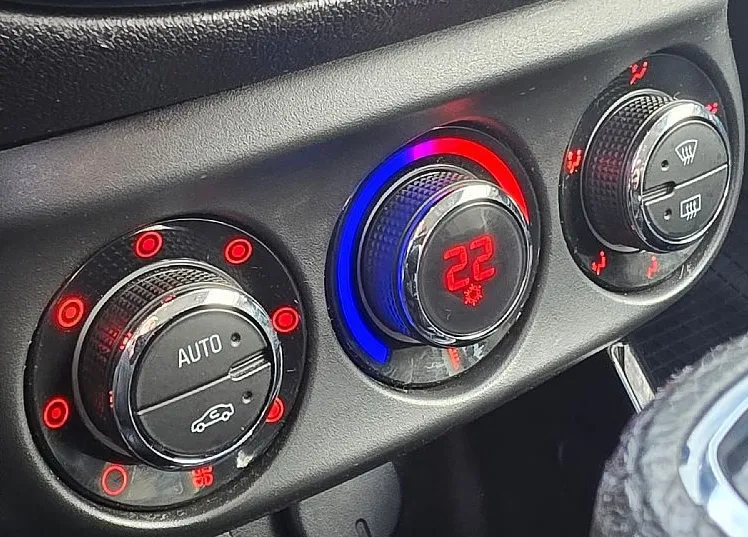 Zunanja slika - Opel Corsa - 1.6 TURBO OPC LED-ALU PLATIŠČA-RECARO - 17