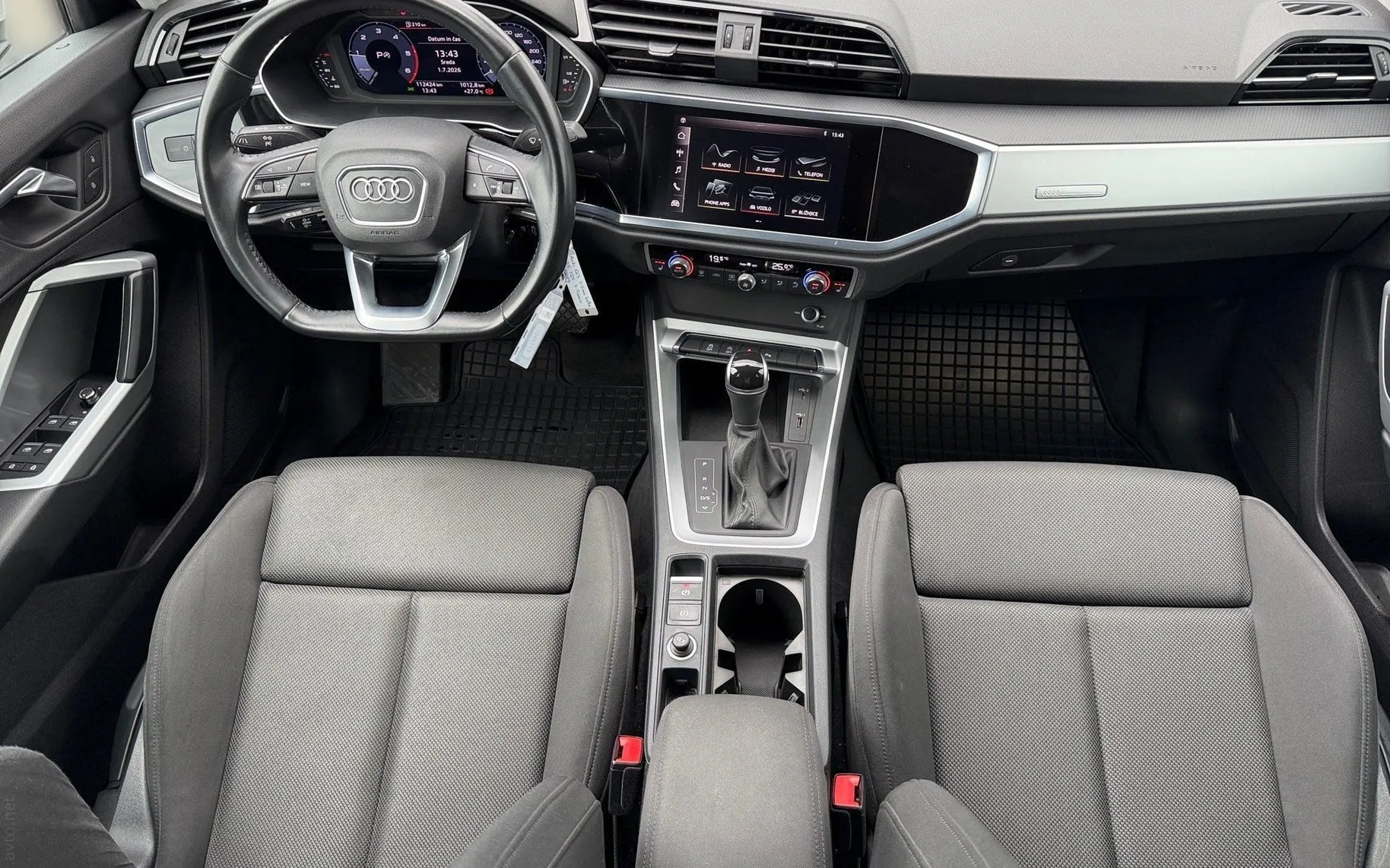 Notranja slika - Audi Q3 - 35 TDI S line S tronic-SLO-ACC-Mrtvi kot-Ambient.. - 10