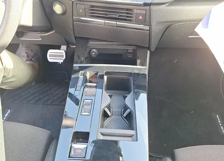 Zunanja slika - Opel Astra - GS 1.2 TURBO ST |Automatik | AKCIJA | Dnevna Regis - 15