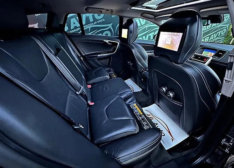 Zunanja slika - Volvo V60 - 2.4TD AWD TwinEngine Plug-in HYBRID+MAX OPREMA+4X4 - 11