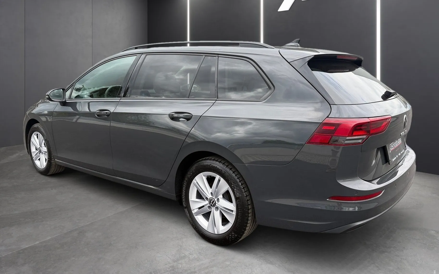 Zunanja slika - Volkswagen Golf Variant - 2.0 TDI BMT Life DSG-ACC-LED-Vlečna kljuka-Masaža - 4