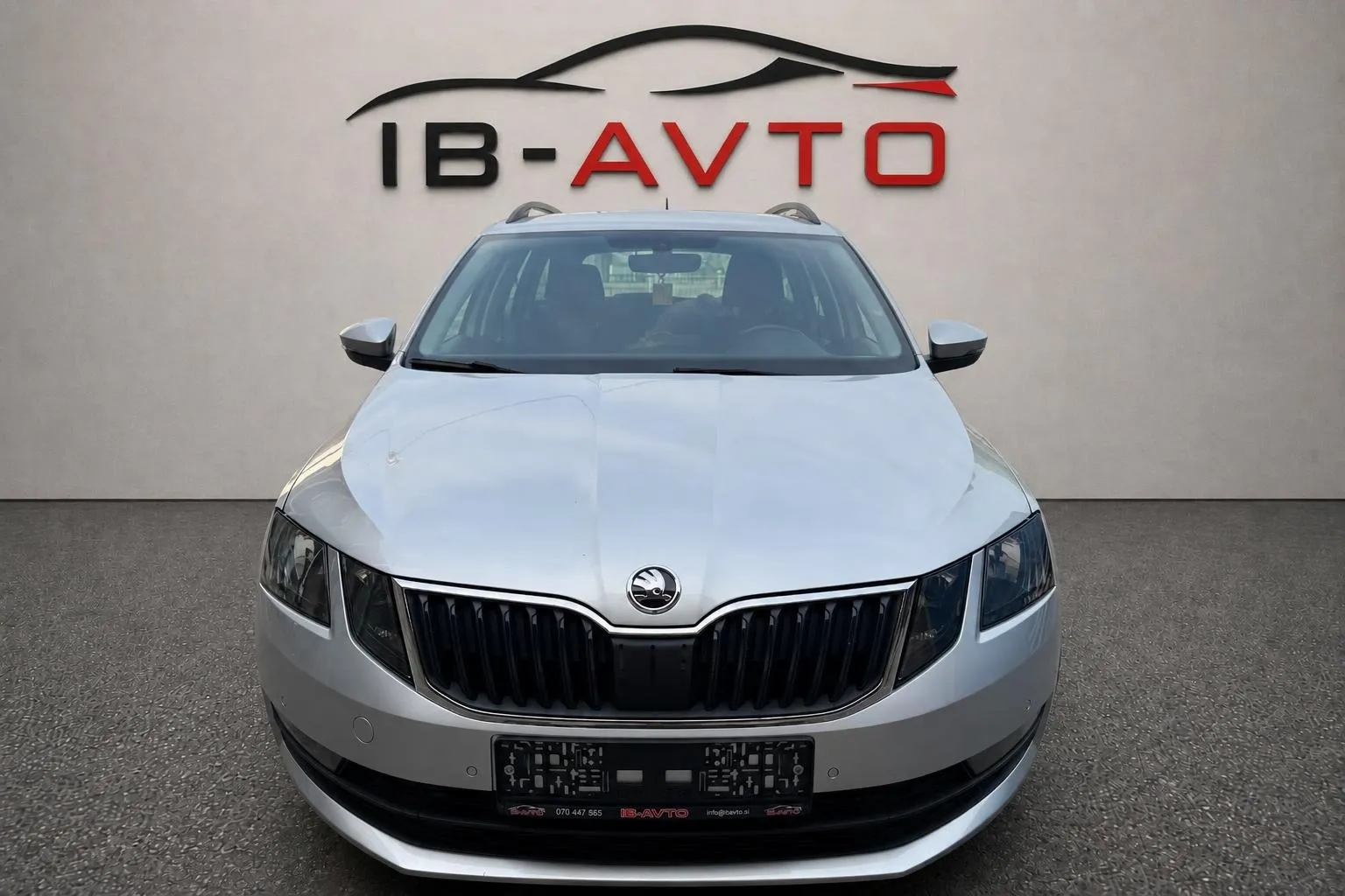Zunanja slika - Škoda Octavia - Combi 1.6 TDI DSG - 3