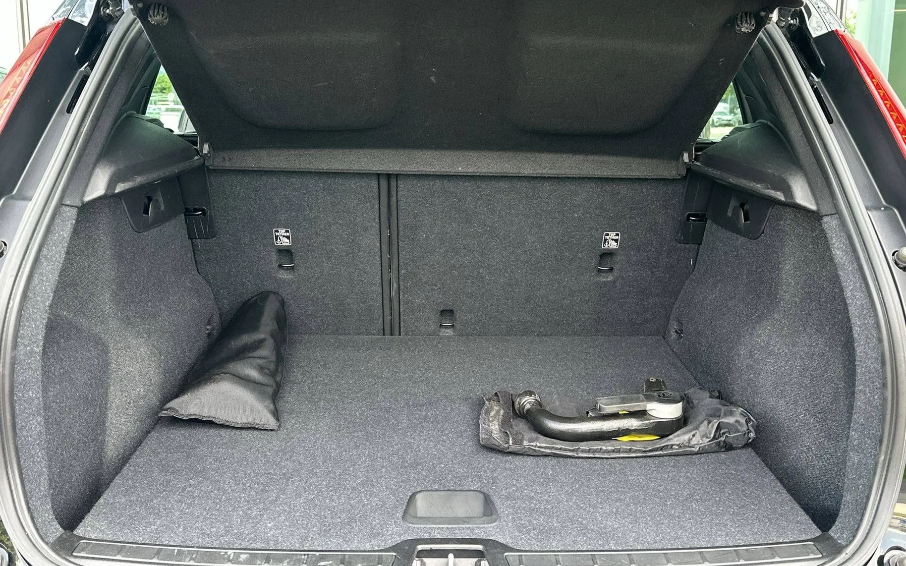 Notranja slika - Volvo XC40 - T3 Momentum Avt - 12