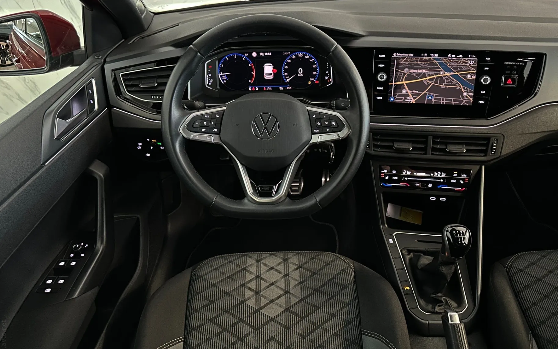 Notranja slika - Volkswagen Polo - 1.0 TSI R-Line |Led|PDC|Gretje|Navi|Virtual|ACC|.. - 10