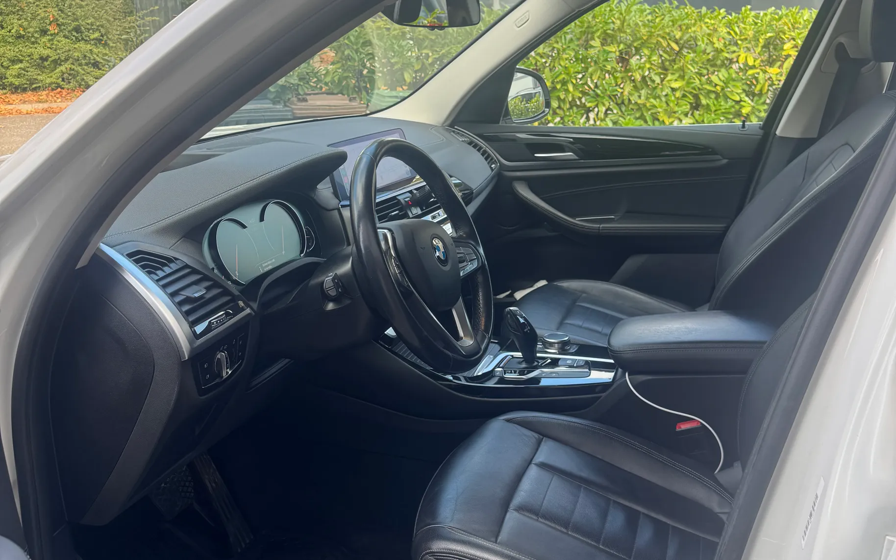 Notranja slika - BMW X3 - BMW serija : xDrive 20d Luxury Line Avt. - 5
