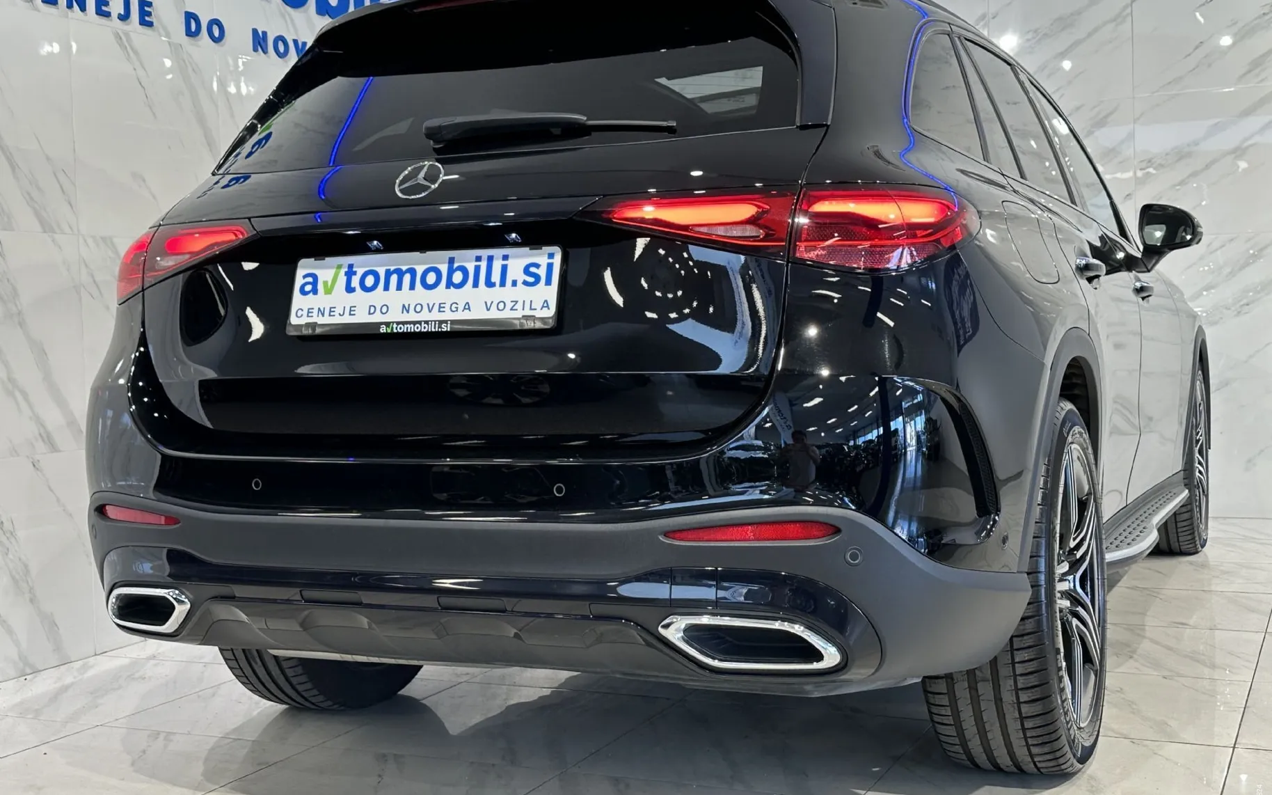 Notranja slika - Mercedes-Benz GLC-Razred - 220d|4Matic|AMG|Pano|ACC|Memory|HUD|360K|Gretje| - 7