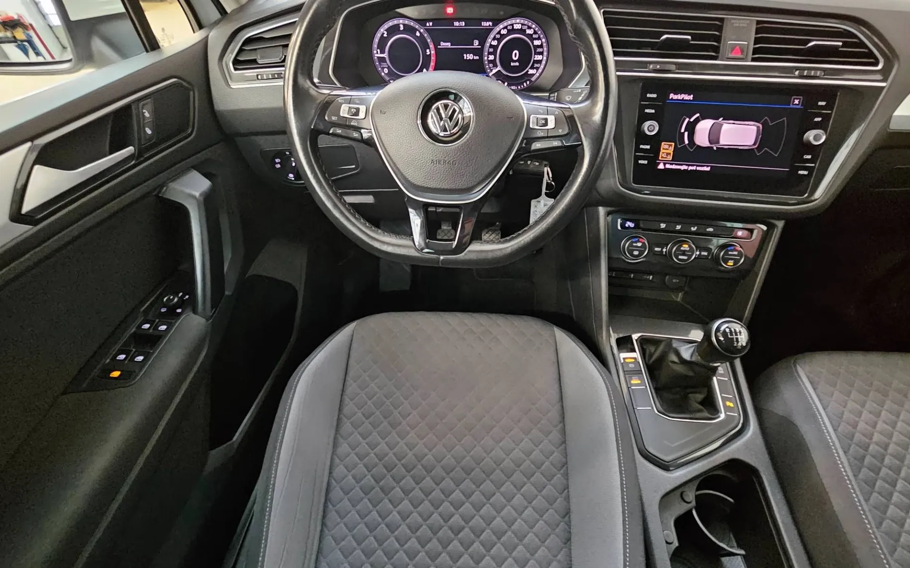 Notranja slika - Volkswagen Tiguan - 2.0 TDI BMT Comfortline - 7