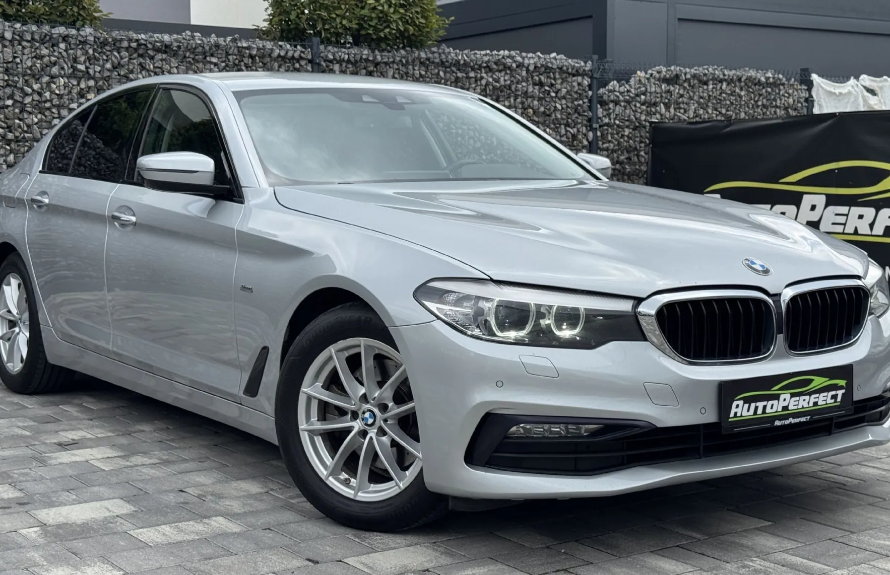 Zunanja slika - BMW Serija 5 - : 520d Aut. Sport Line |Kam||Gr.Sed.|Navi|Ambi... - 1