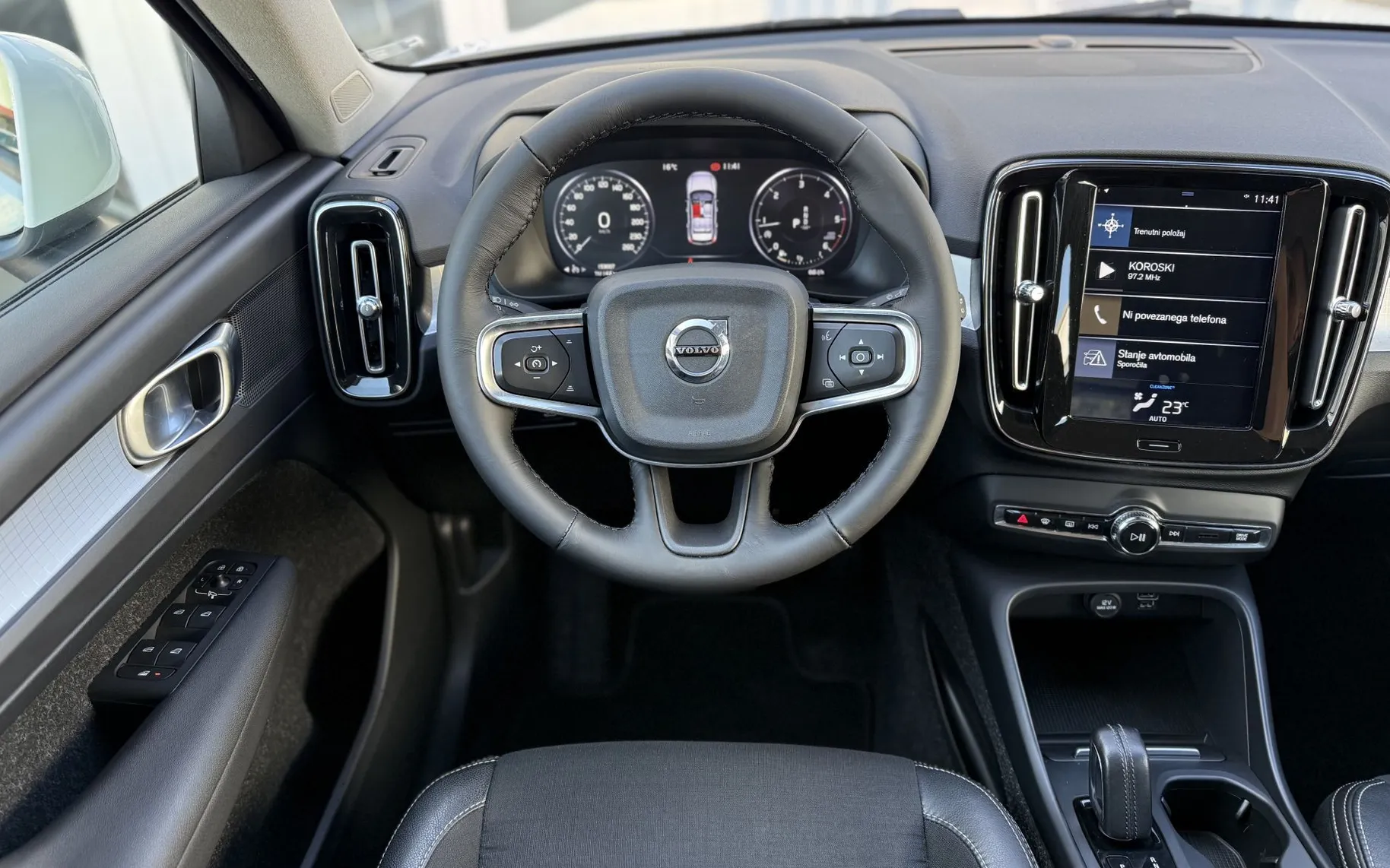 Zunanja slika - Volvo XC40 - D3 A Momentum 1.LASTNIK - 13