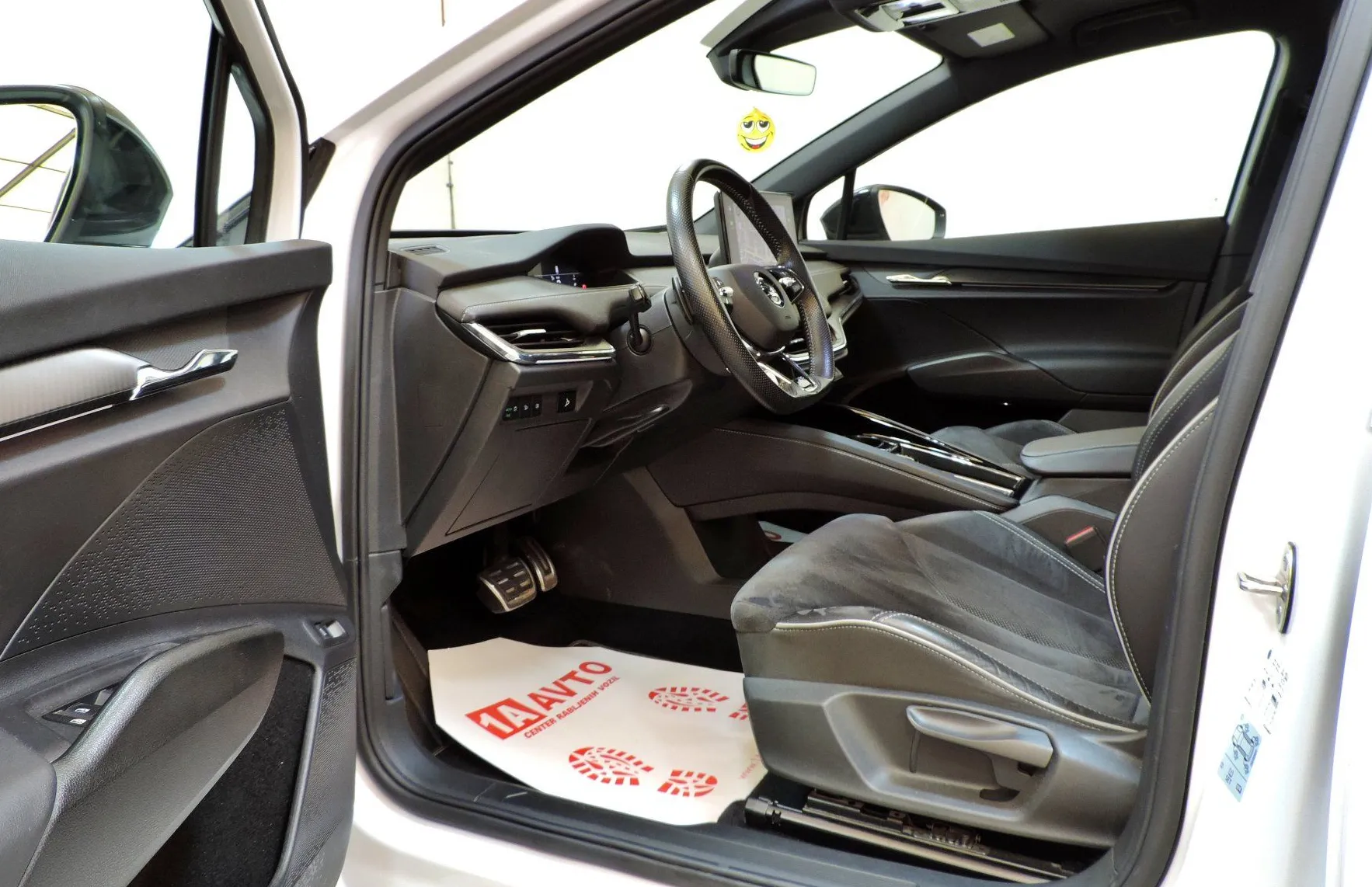Zunanja slika - Škoda Enyaq - IV 80 Sport Line PANORAMA-ALCANTARA-KAMERA - 9