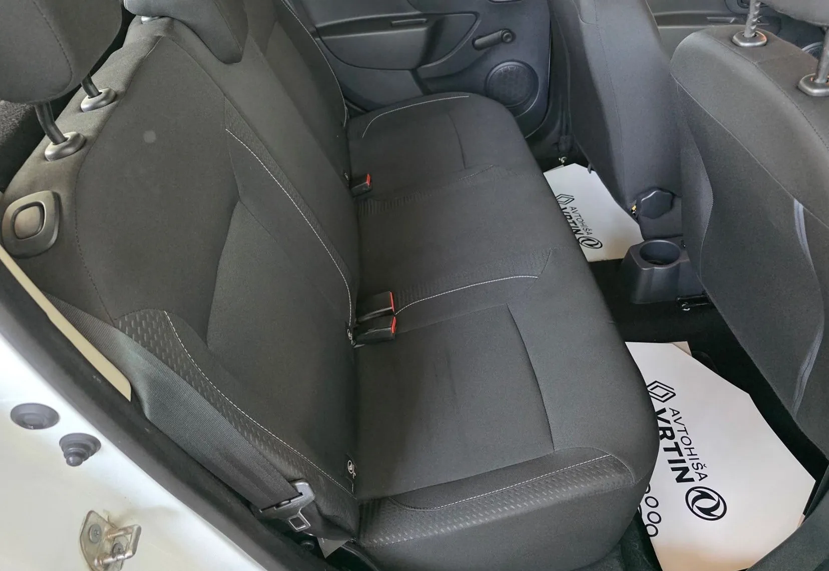 Zunanja slika - Dacia Sandero - 1.0 SCe 75 Comfort Z ENOLETNIM JAMSTVOM - 13