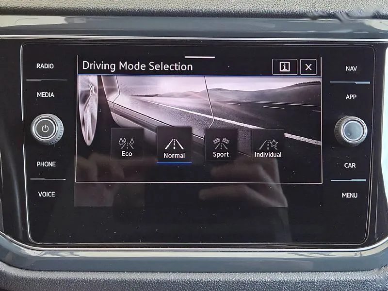 Zunanja slika - Volkswagen T-Roc - 1.5 TSI BMT Style SLO. POREKLO 1.LASTNIK - 14