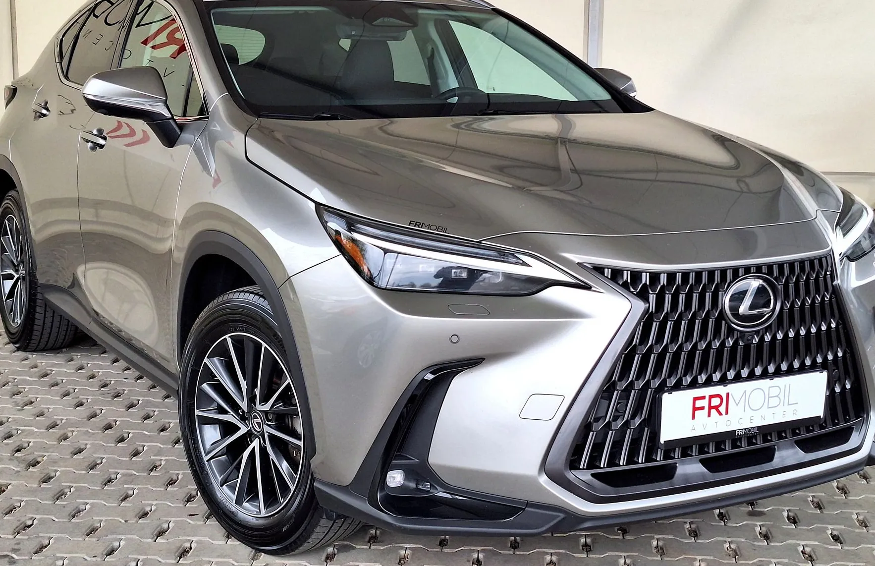 Zunanja slika - Lexus NX - 350h AWD Executive•KAM360•AMBIENT•HEAD-UP•MEMORY• - 2