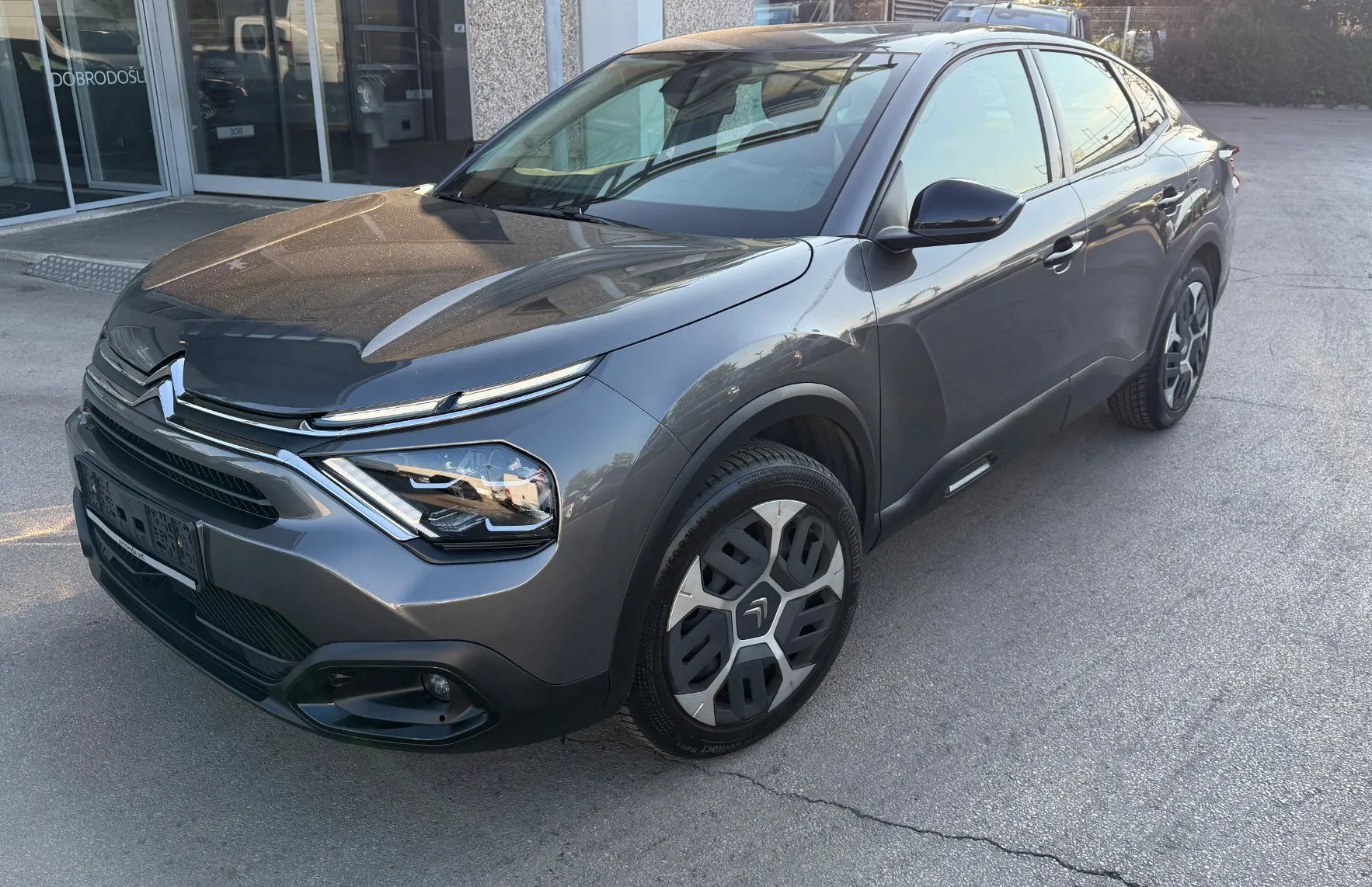 Zunanja slika - Citroën C4 X - Feel 1.2 Puretech 100 1.LASTNIK SLO - 1