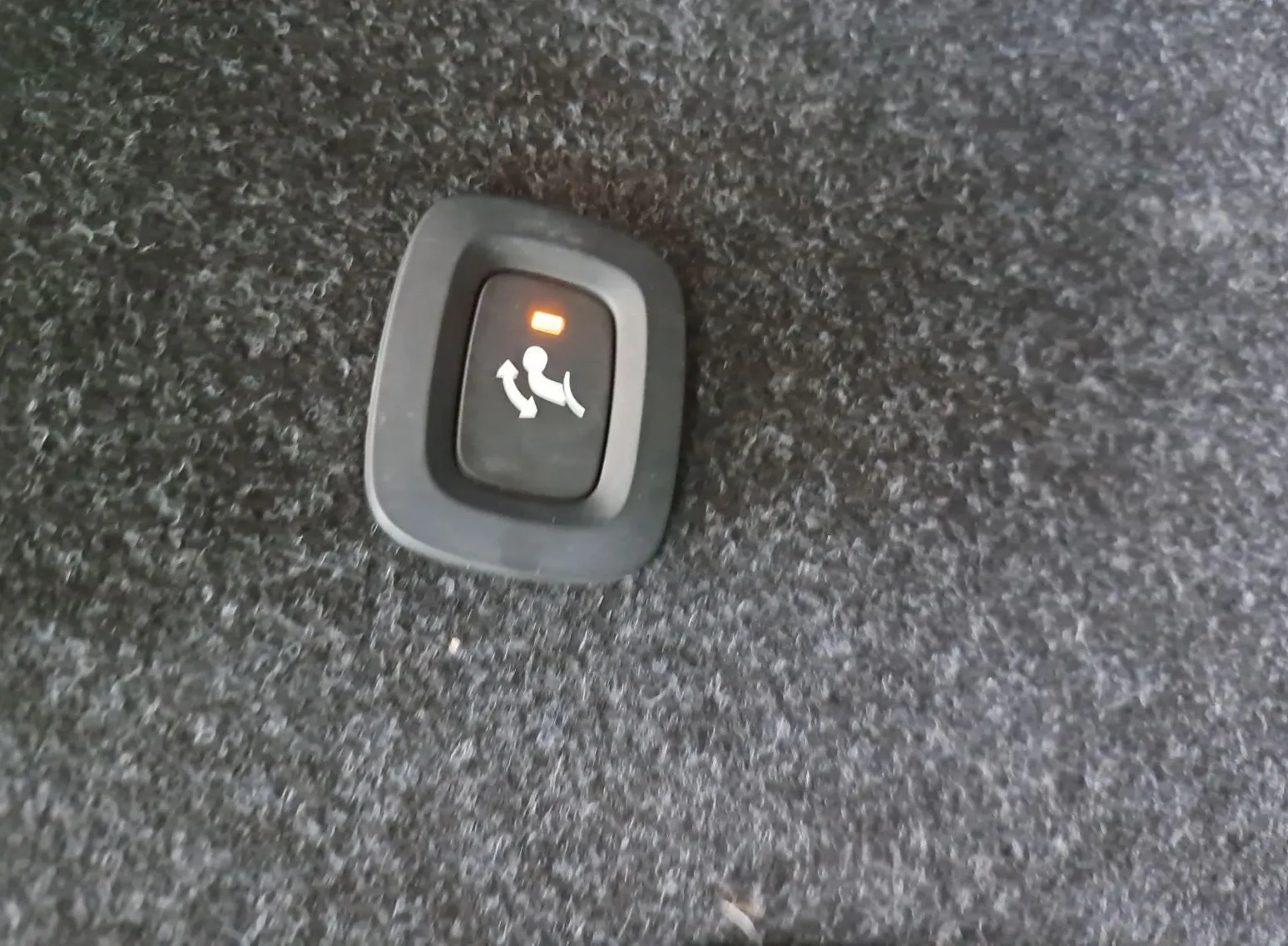 Zunanja slika - Volvo XC40 - T3 AUT R-Design Z ENOLETNIM JAMSTVOM - 11