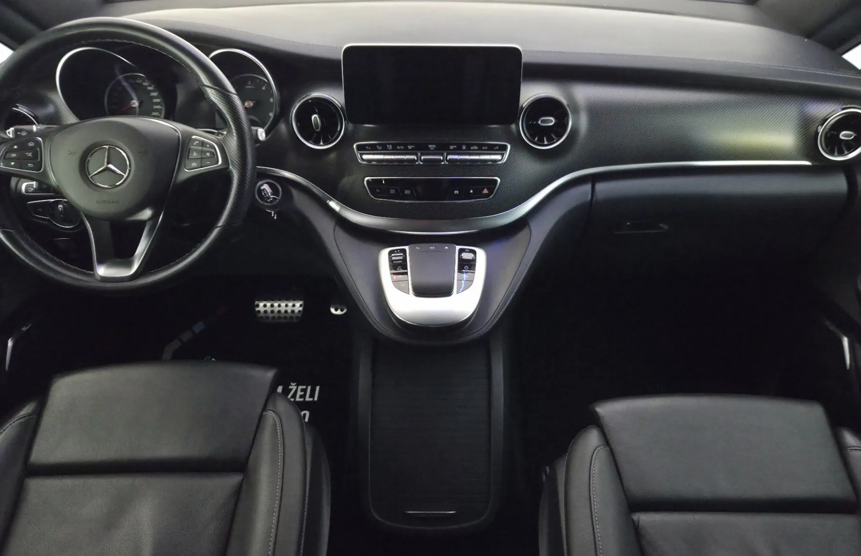 Zunanja slika - Mercedes-Benz V-Razred - V 300 d Avt-KAM360-BURMESTER-2X DRSNA-LED - 15
