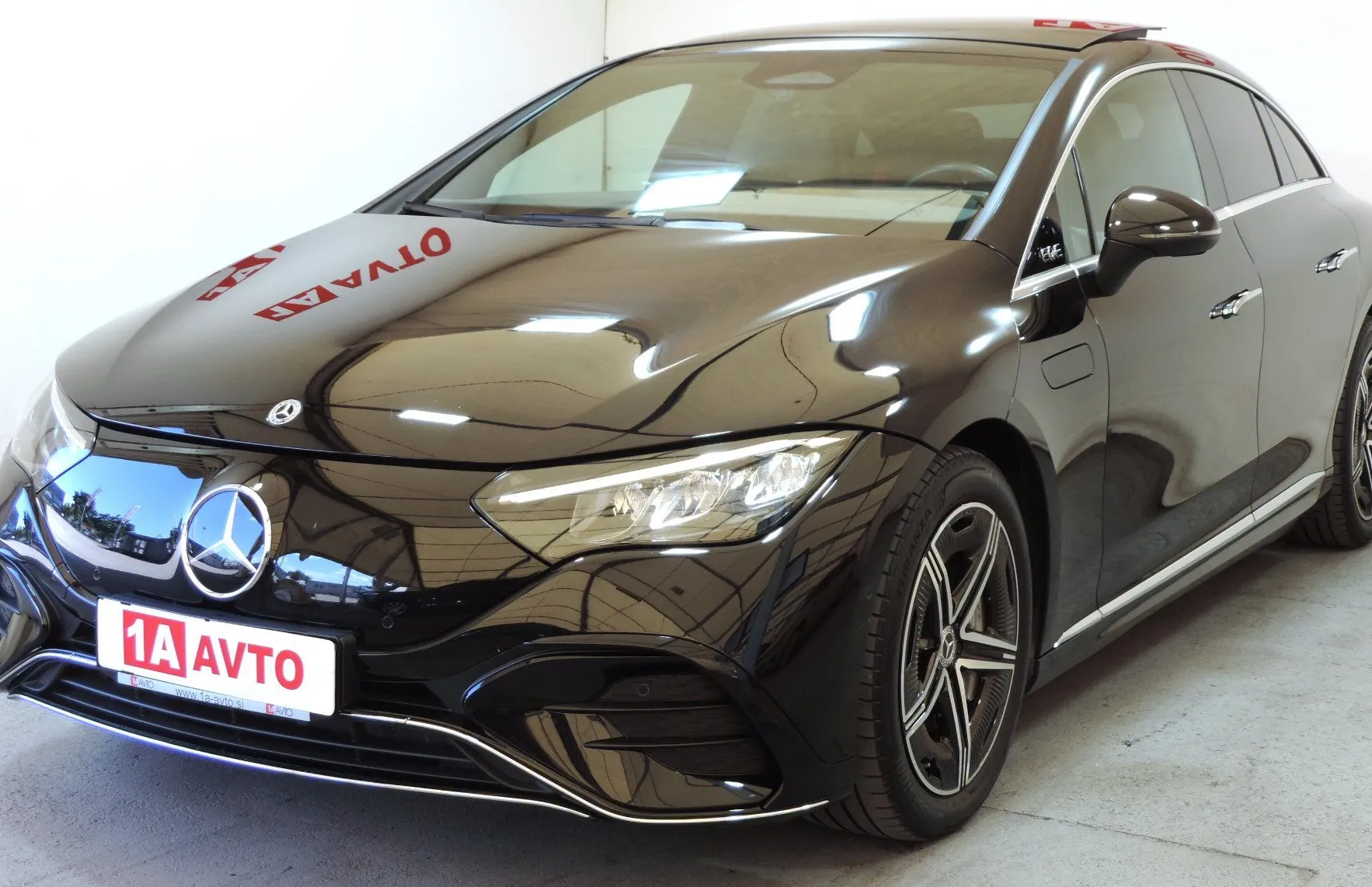 Zunanja slika - Mercedes-Benz EQE - 300 Amg Line ACC-KAMERA-PANORAMA - 1
