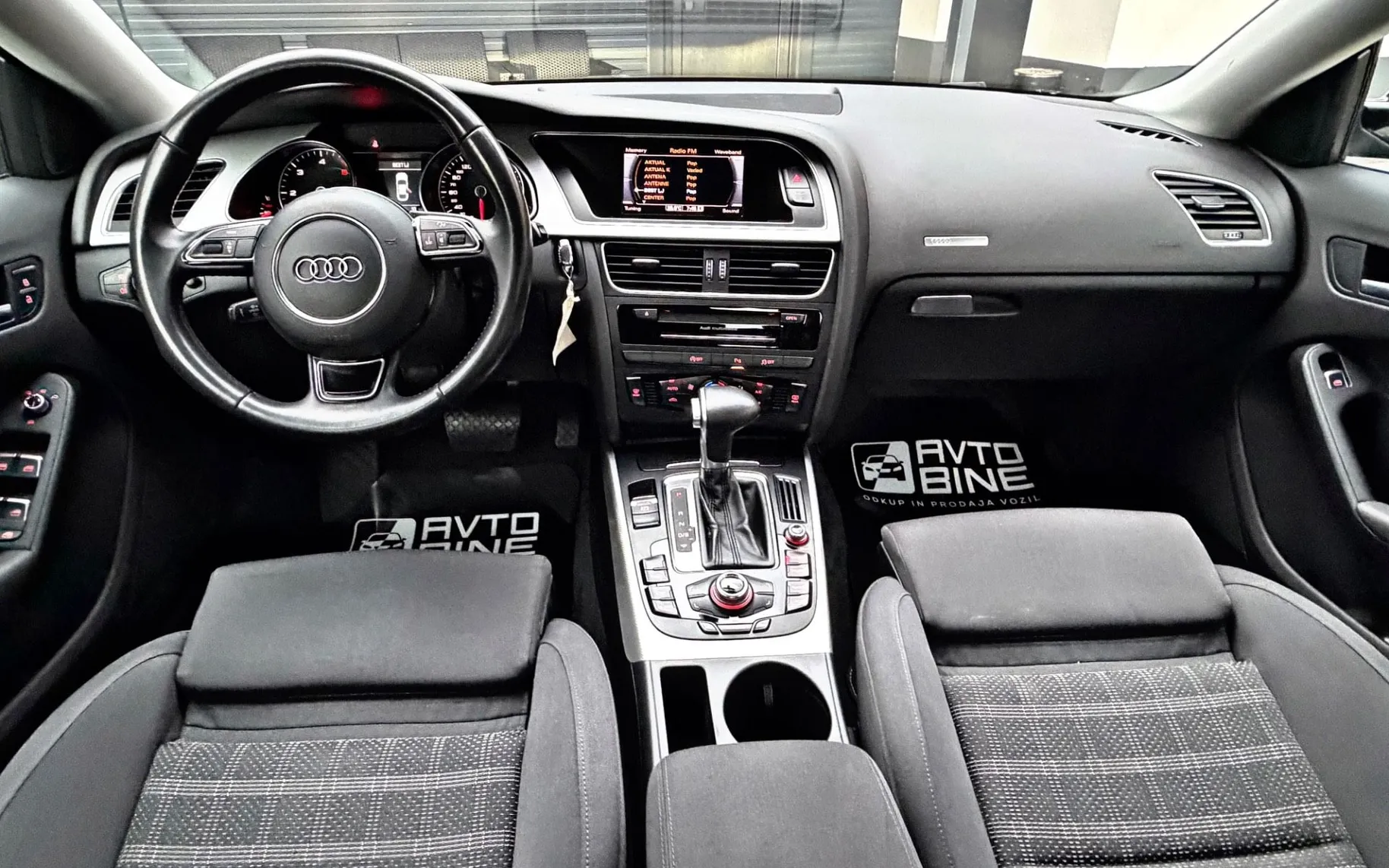 Notranja slika - Audi A5 Sportback - 2.0 TDI•S TRONIC•SPORTBACK•BI-XENON•NAVI•SPORT - 10
