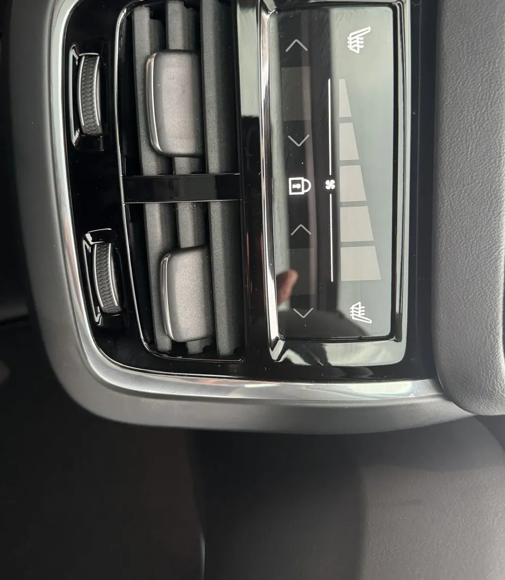 Zunanja slika - Volvo XC60 - ORIGINAL ULTIMATE-KRISTAL-BOWERS WILKINS-PANO-21 - 13