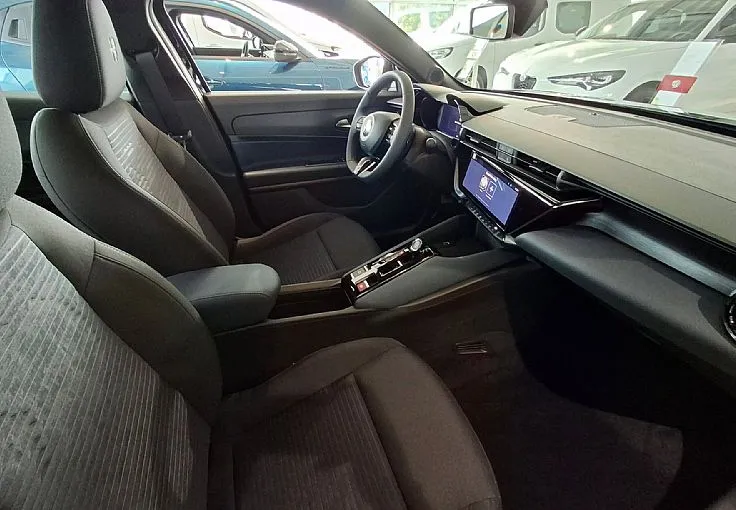 Zunanja slika - Alfa Romeo Junior - 1.2 E-DCT6 MHEV CORE - 8